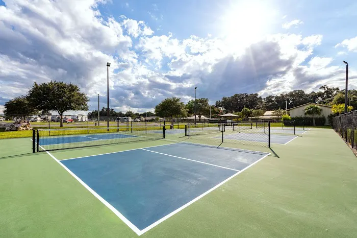 Paradise Oaks RV Resort Picture 4