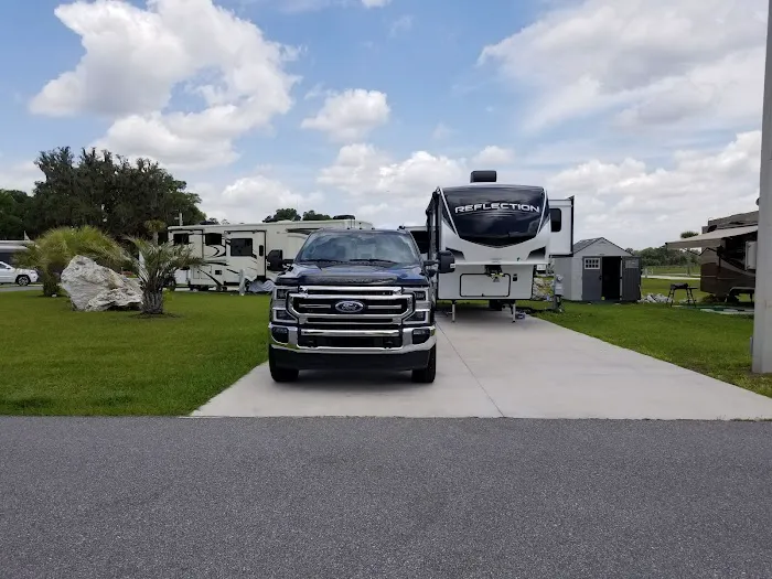Paradise Oaks RV Resort Picture 10