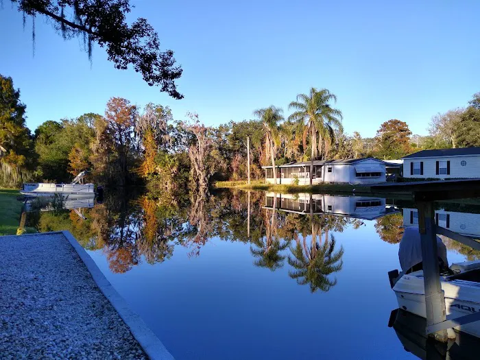Hide-A-Way Harbor RV Park Picture 9