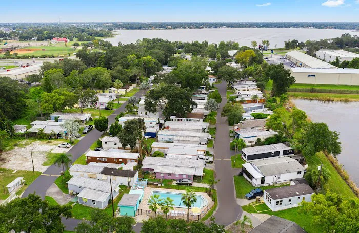 Town & Country Mobile Home Park Picture 3