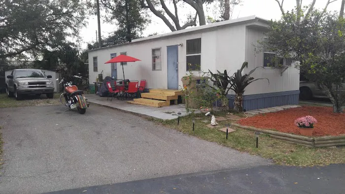 Town & Country Mobile Home Park Picture 8
