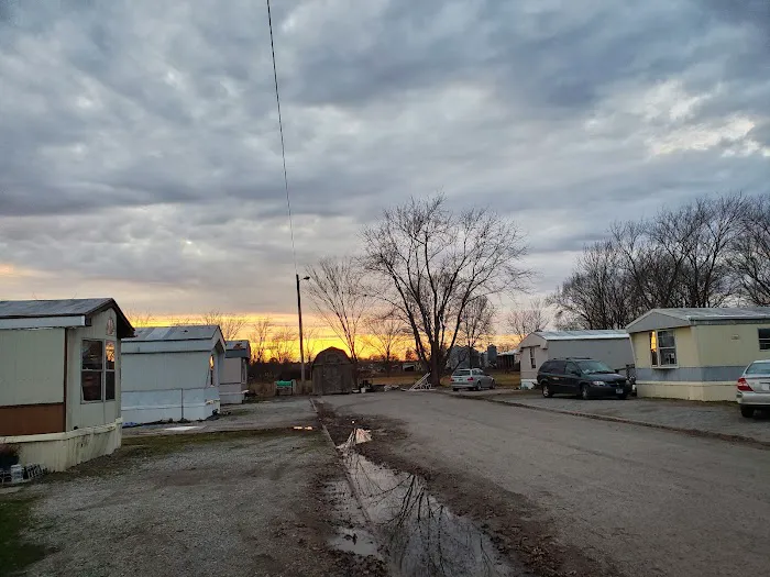 Crossroads Mobile Home Park Picture 2
