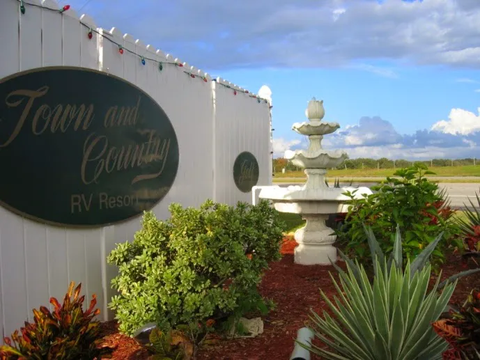 Town and Country RV Resort Picture 3