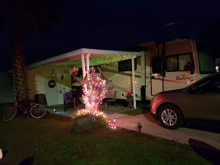 Town and Country RV Resort Picture 8
