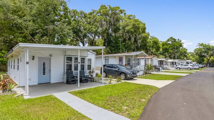 Dade City RV Resort Picture 9