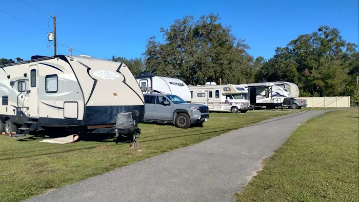US 41 RV Park - WE ARE OPEN! RV SITES AVAILABLE! Picture 3