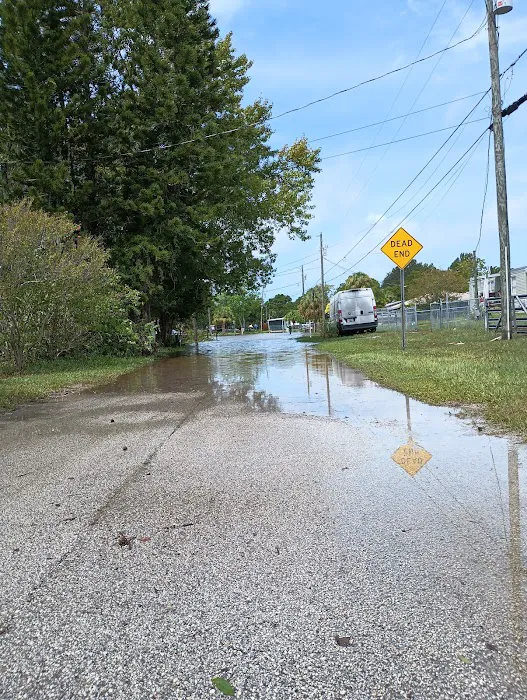 Oak Bend Mobile Home Park Picture 7