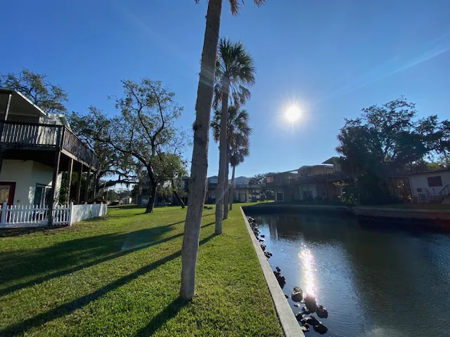 Hudson Springs Picture 4