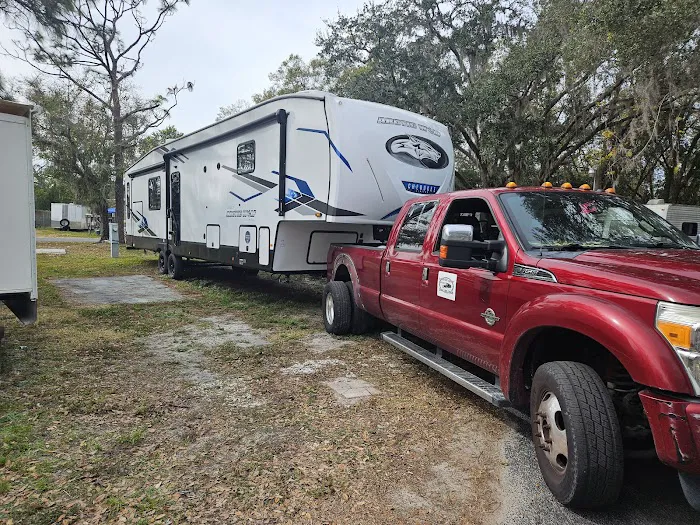 Lakewood Travel Park Picture 7