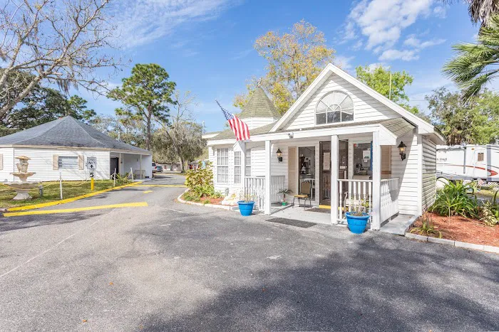 Lakewood Travel Park Picture 3