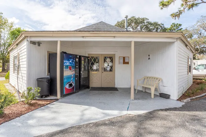 Lakewood Travel Park Picture 2