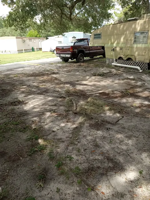 Lakewood Travel Park Picture 9