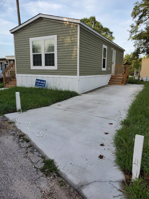 Riverside Mobile Home Community Picture 2
