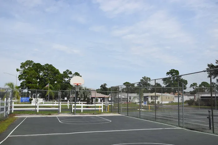 Carriage Court East Manufactured Home Community Picture 3