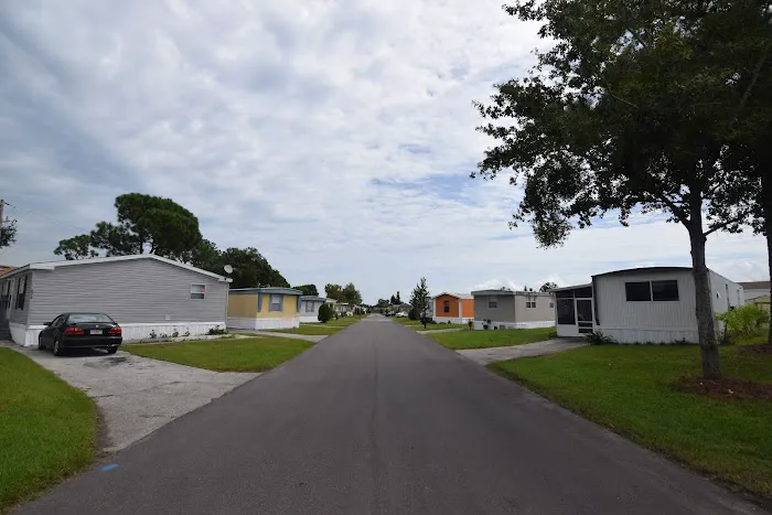 Carriage Court East Manufactured Home Community Picture 10