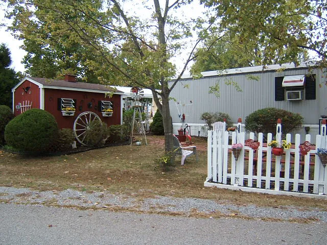 Rend Lake Mobile Home Park Picture 4
