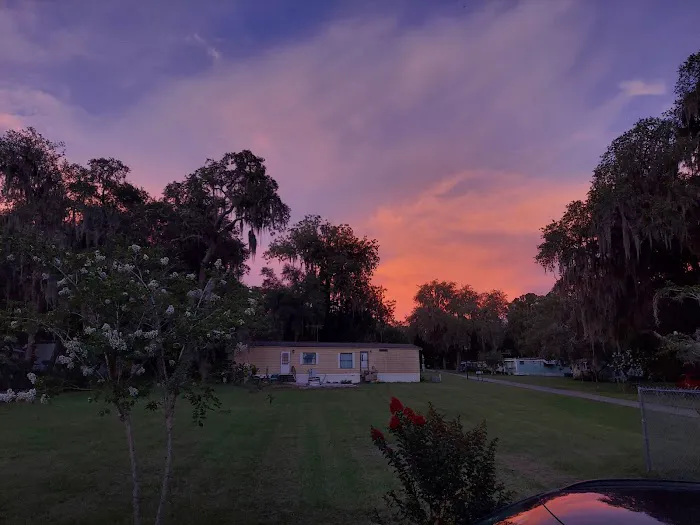 Lakeside Oaks Mobile Home Park Picture 8