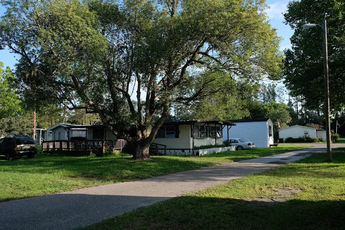 Sunny Skies Mobile Home & RV Park Picture 5