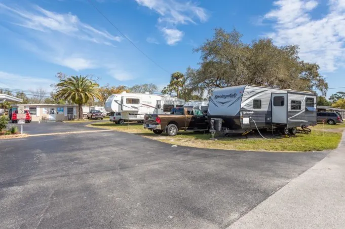 Tropic Breeze RV and Mobile Home Park Picture 3