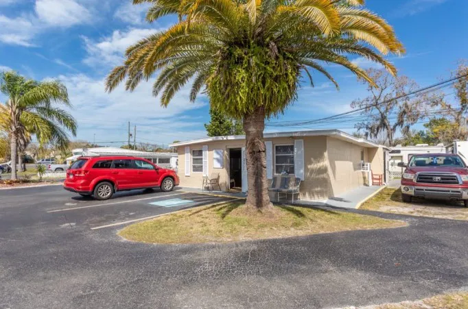 Tropic Breeze RV and Mobile Home Park Picture 5