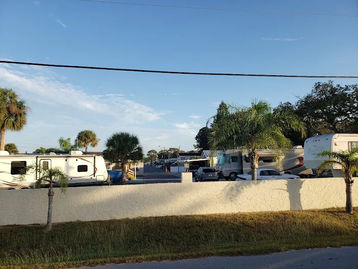 Jasmine Lakes Travel Park Picture 3