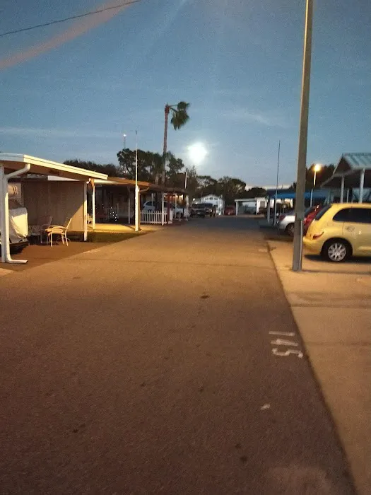 Jasmine Lakes Travel Park Picture 7