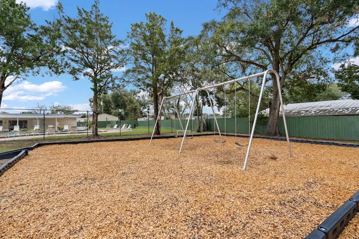 Oakridge Village Picture 8