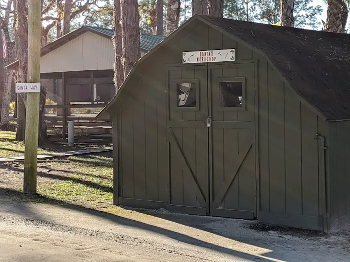 Christmas RV Park Picture 5