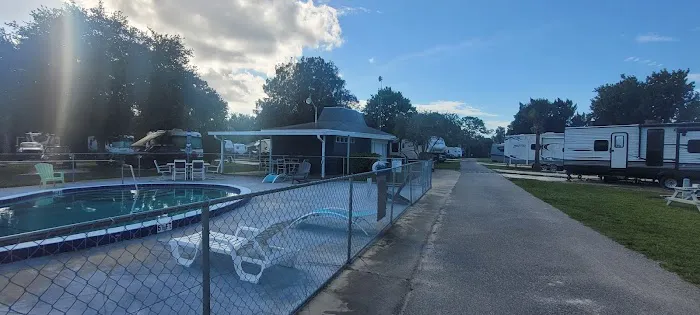 Lathrom's Landing RV Park South - former Crystal Lake RV Park Picture 8