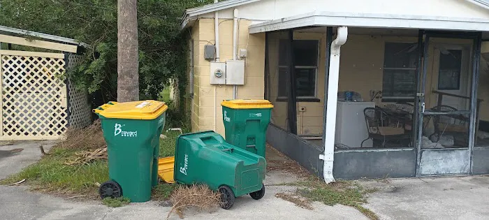 Pinewood Village Mobile Home Park Picture 2