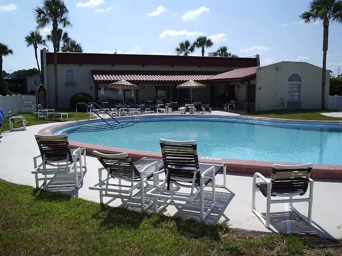 Spanish Trails Senior Village Picture 3