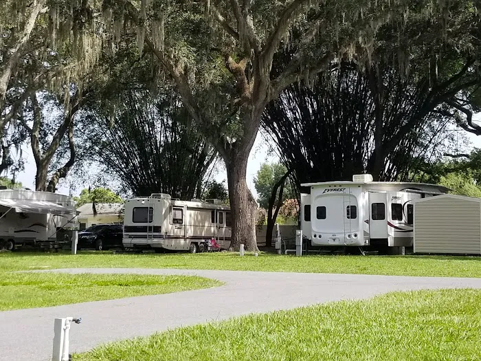 Country Oaks RV Park Picture 9