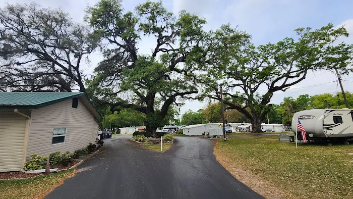 Bahr's RV & Mobile Home Owners Cooperative Picture 6