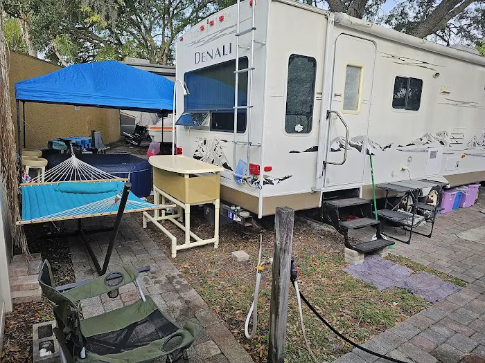 Paradise Lakes RV Park Picture 1