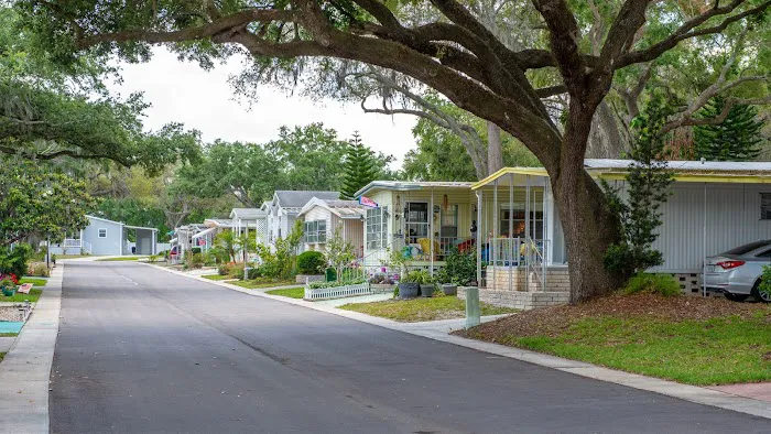Lakeshore Villas Picture 9