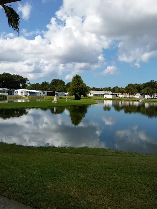Sunshine Lake Estates MHC Picture 3