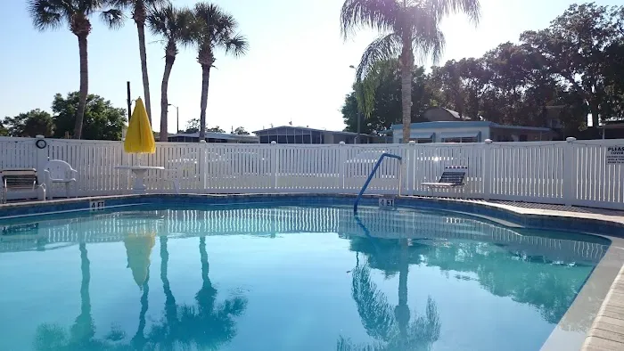 Sunshine Lake Estates MHC Picture 2