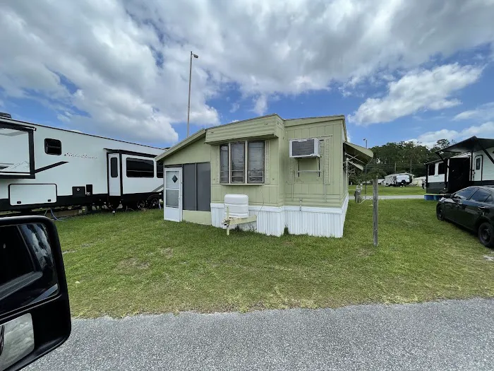 Sherwood Forest Manufactured Home Picture 1