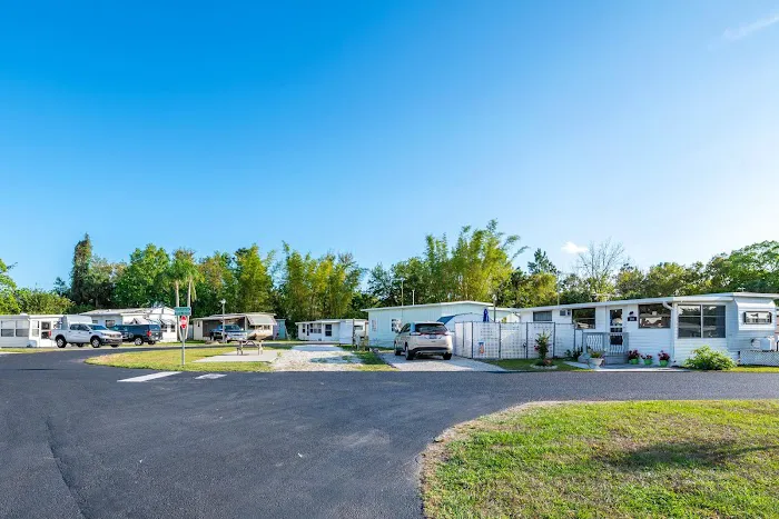 Holiday Village RV Park | Titusville, FL Picture 7
