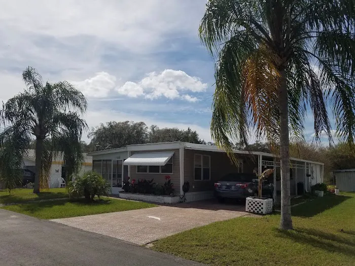 Tropical Mobile Home Park Picture 1