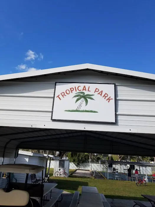 Tropical Mobile Home Park Picture 4