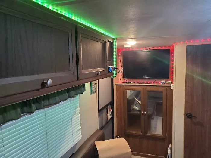 Aloha RV Park Picture 9