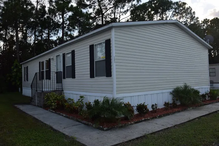 Siesta Lago Manufactured Home Community Picture 2