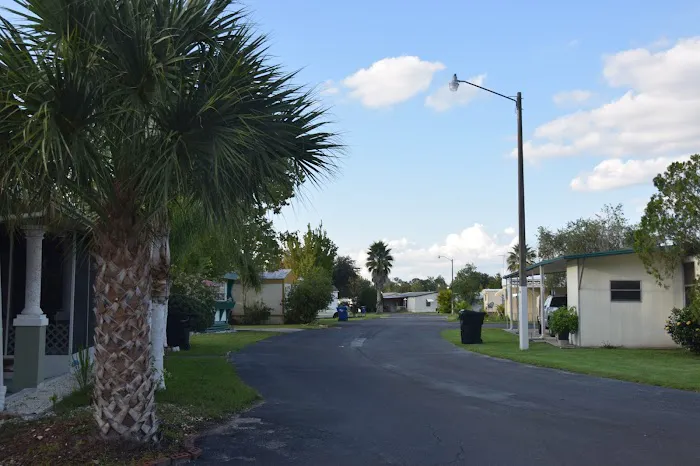 Siesta Lago Manufactured Home Community Picture 10