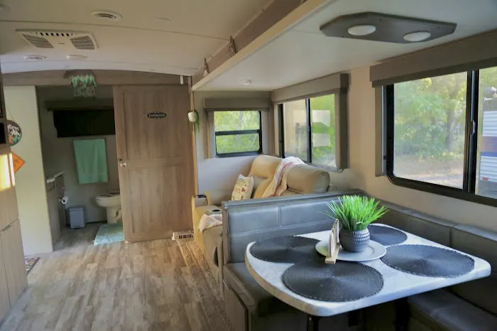 RV'S Adventure Fl Picture 1