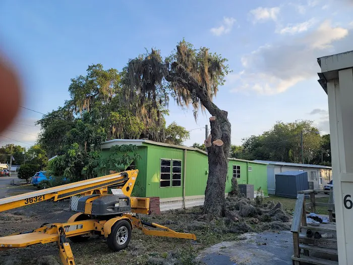 Whispering Oaks Mobile Home Park Picture 1