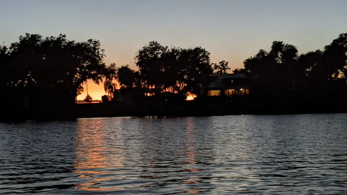Oak Harbor Lodging & RV Resort Picture 8