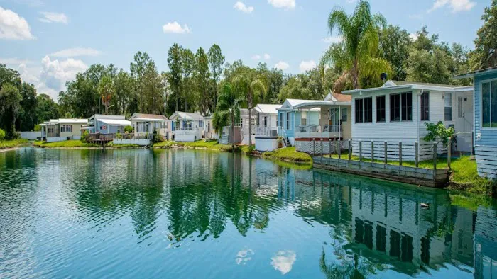 Southern Charm Picture 9