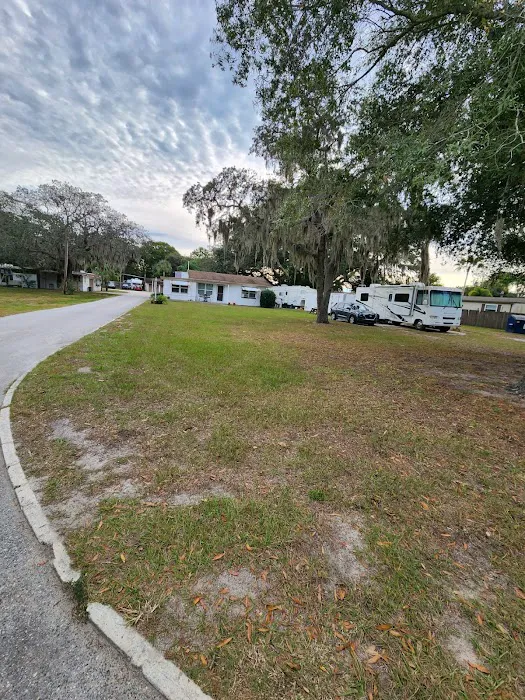 Mosssy Oaks Mobile Home RV Park Picture 3
