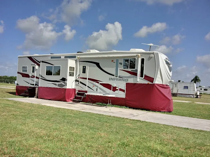 Midway RV Park Picture 5